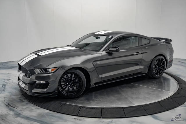 2016 Ford Mustang Shelby GT350 RWD photo