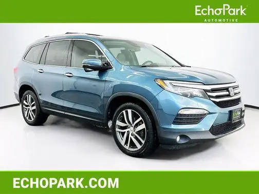 2017 Honda Pilot Touring AWD photo