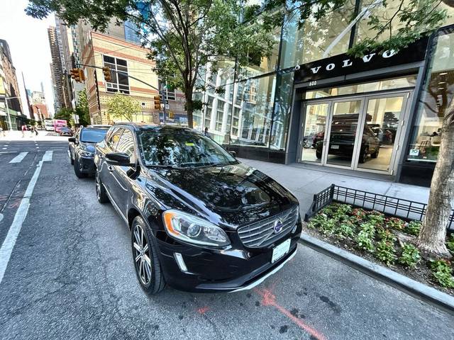 2017 Volvo XC60 Inscription AWD photo