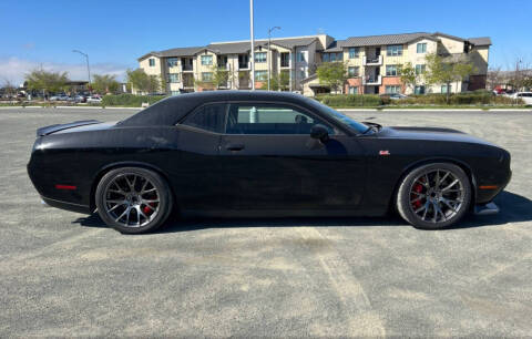2016 Dodge Challenger SRT 392 RWD photo