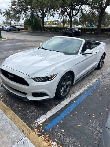 2016 Ford Mustang V6 RWD photo