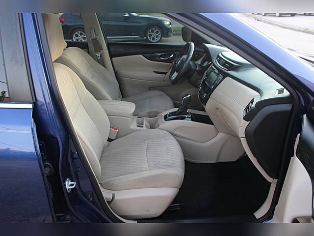 2017 Nissan Rogue SV AWD photo