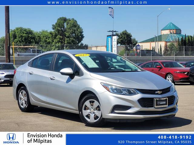 2017 Chevrolet Cruze LS FWD photo