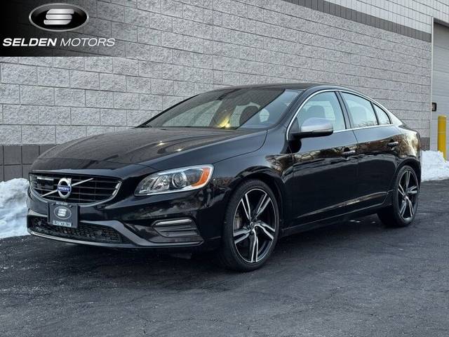 2017 Volvo S60 R-Design Platinum AWD photo
