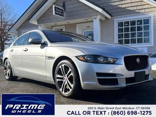 2017 Jaguar XE 35t Premium AWD photo