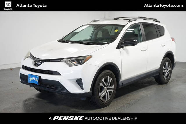 2017 Toyota RAV4 LE FWD photo