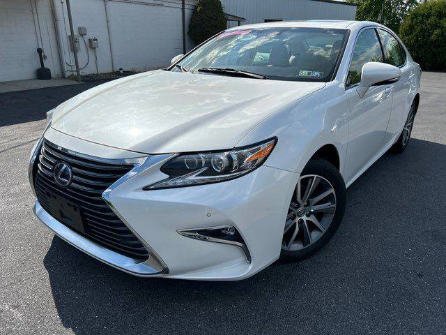 2017 Lexus ES ES 300h FWD photo