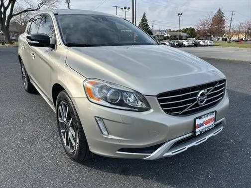 2017 Volvo XC60 Dynamic AWD photo