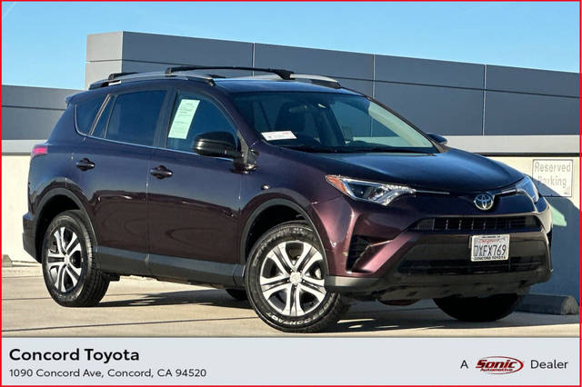 2017 Toyota RAV4 LE AWD photo