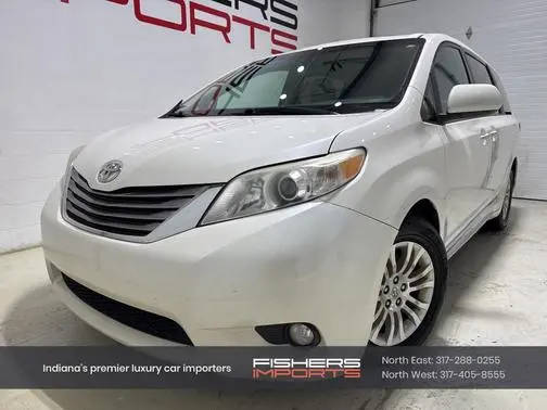 2017 Toyota Sienna XLE FWD photo