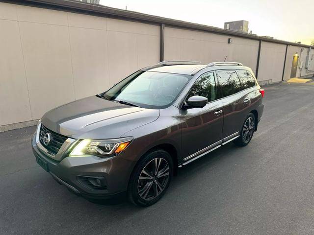 2017 Nissan Pathfinder Platinum 4WD photo