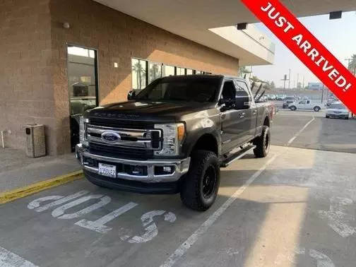 2017 Ford F-250 Super Duty XLT 4WD photo