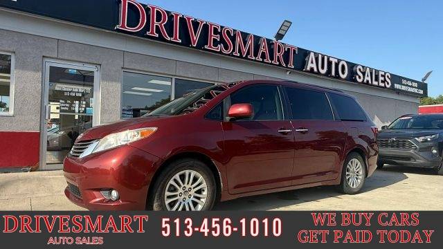 2015 Toyota Sienna XLE FWD photo