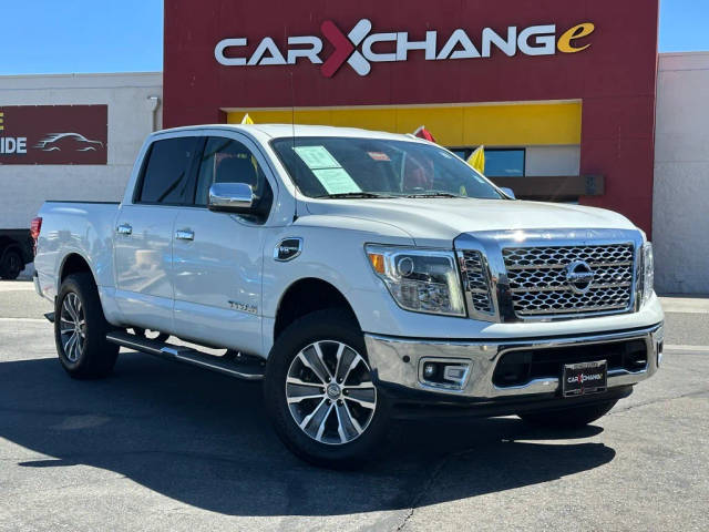 2017 Nissan Titan SL 4WD photo