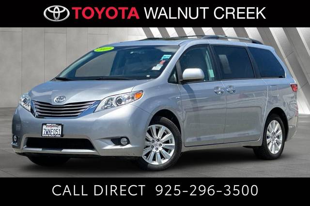 2017 Toyota Sienna XLE Premium AWD photo