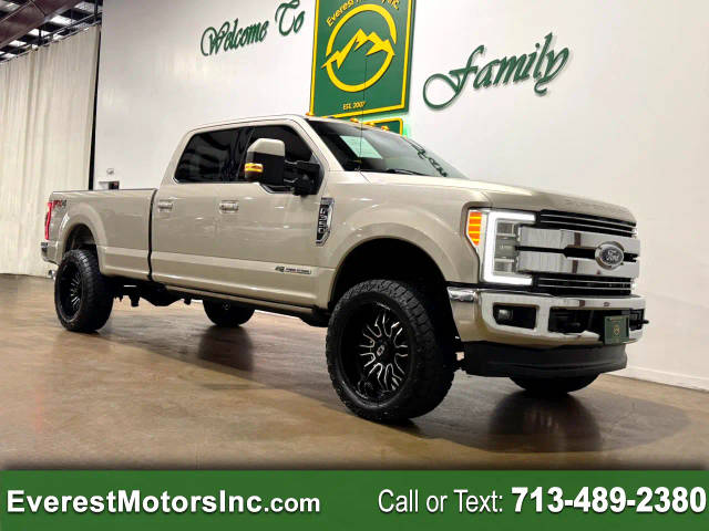2017 Ford F-350 Super Duty Lariat 4WD photo