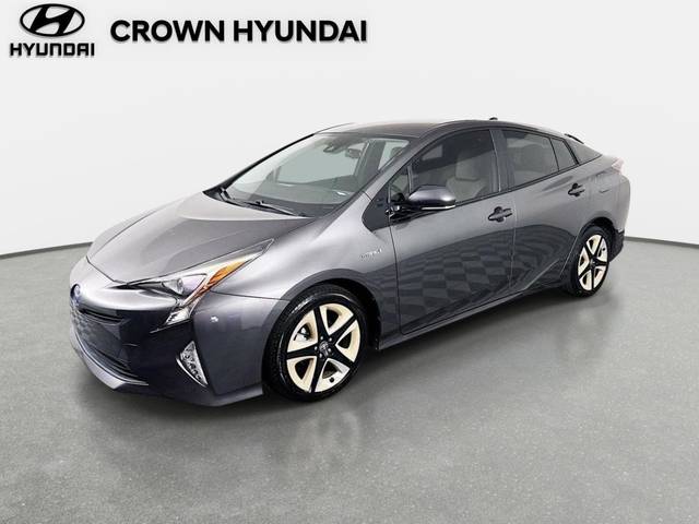 2017 Toyota Prius Three Touring FWD photo