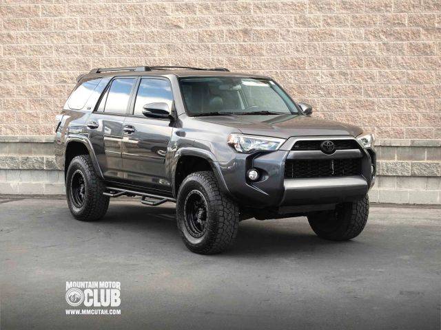 2017 Toyota 4Runner SR5 Premium 4WD photo