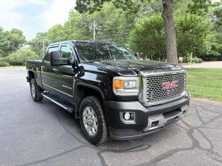 2015 GMC Sierra 2500HD Denali 4WD photo