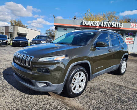 2017 Jeep Cherokee Latitude FWD photo