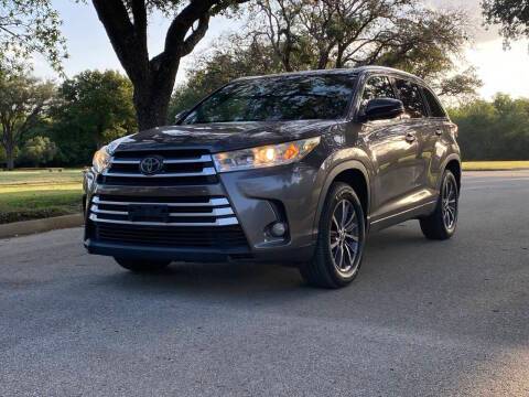 2017 Toyota Highlander XLE FWD photo