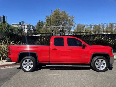 2017 GMC Sierra 1500 SLE 4WD photo