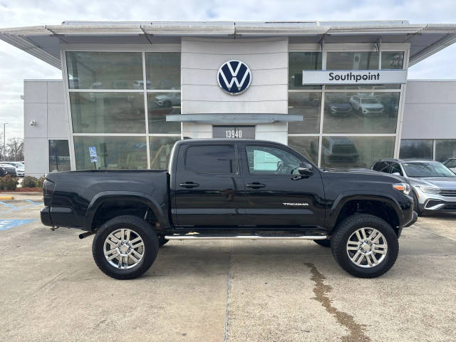 2017 Toyota Tacoma TRD Sport 4WD photo