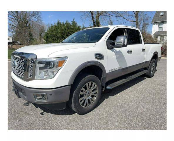 2017 Nissan Titan XD Platinum Reserve 4WD photo