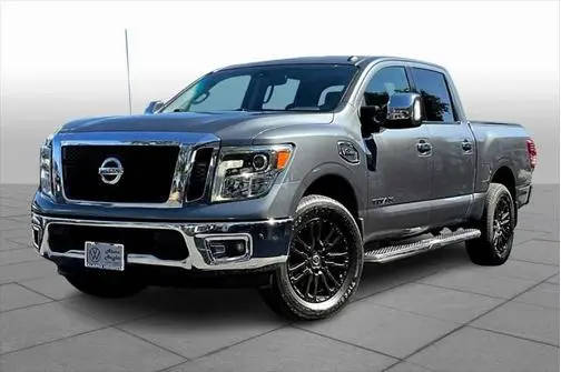 2017 Nissan Titan SL 4WD photo