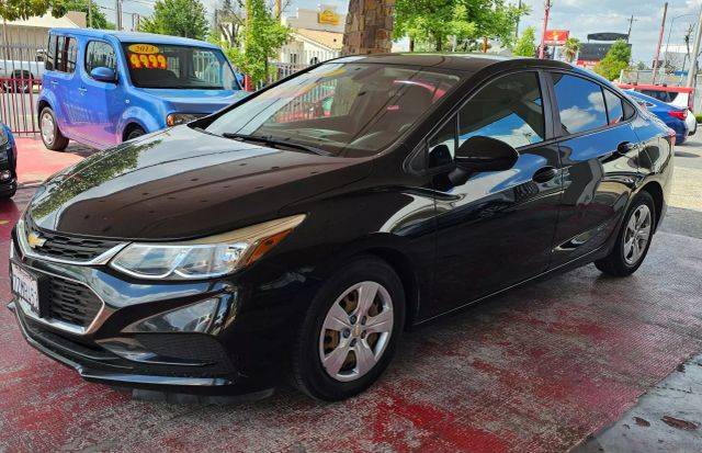 2017 Chevrolet Cruze LS FWD photo