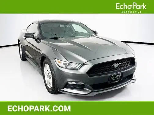 2017 Ford Mustang V6 RWD photo