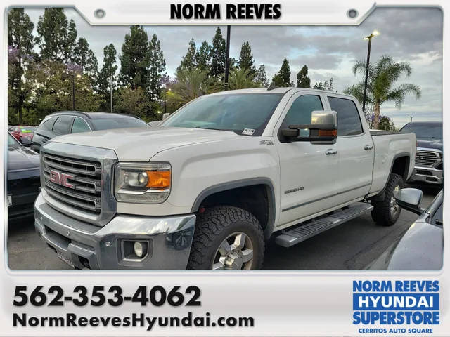 2017 GMC Sierra 2500HD SLT 4WD photo