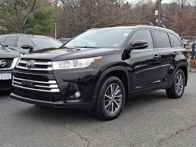 2017 Toyota Highlander XLE AWD photo