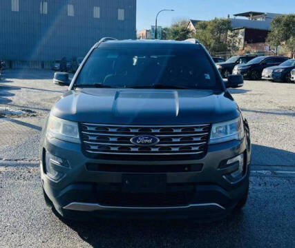 2017 Ford Explorer XLT 4WD photo