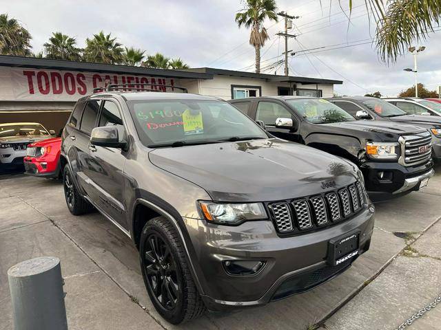 2017 Jeep Grand Cherokee Altitude 4WD photo