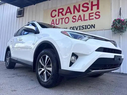 2017 Toyota RAV4 XLE FWD photo