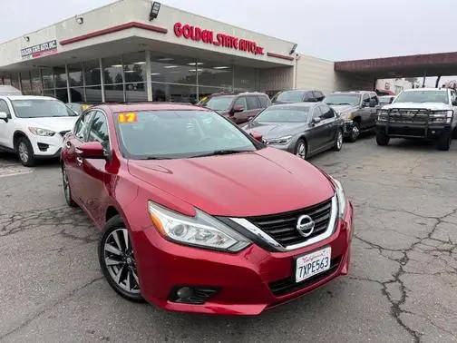 2017 Nissan Altima 2.5 SV FWD photo