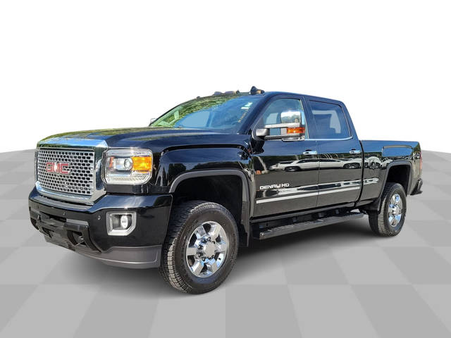 2017 GMC Sierra 2500HD Denali 4WD photo