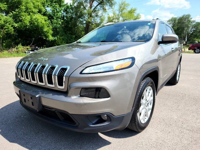 2017 Jeep Cherokee Latitude FWD photo