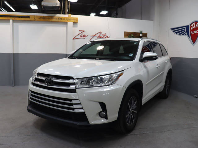 2017 Toyota Highlander XLE AWD photo