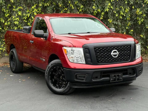 2017 Nissan Titan S 4WD photo