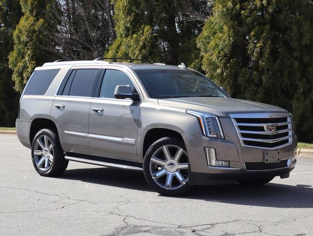 2017 Cadillac Escalade Luxury 4WD photo