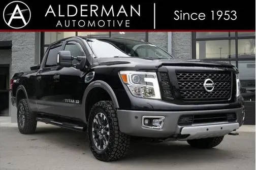 2017 Nissan Titan XD PRO-4X 4WD photo