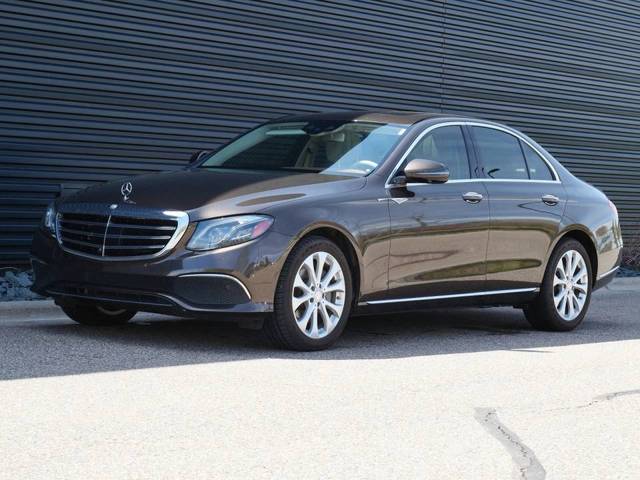 2017 Mercedes-Benz E-Class E 300 Luxury RWD photo