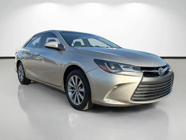 2017 Toyota Camry XLE FWD photo