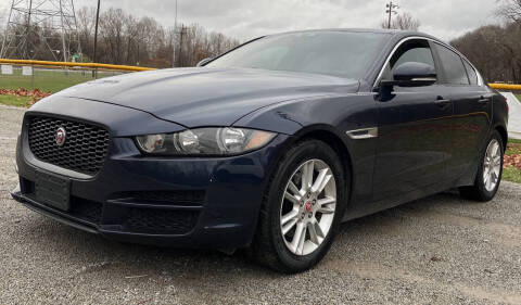 2017 Jaguar XE 25t Premium RWD photo