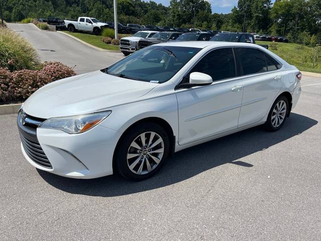 2017 Toyota Camry XLE FWD photo