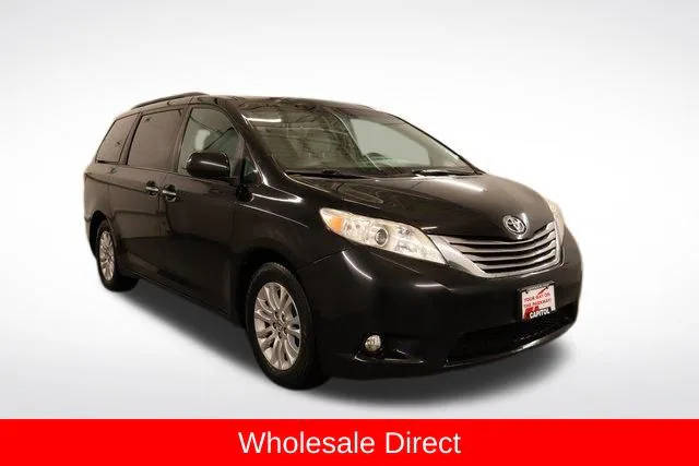 2016 Toyota Sienna XLE FWD photo
