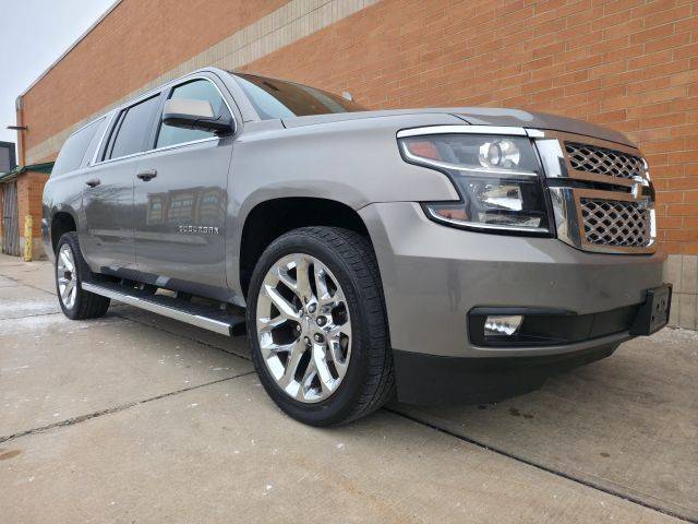 2017 Chevrolet Suburban LT 4WD photo