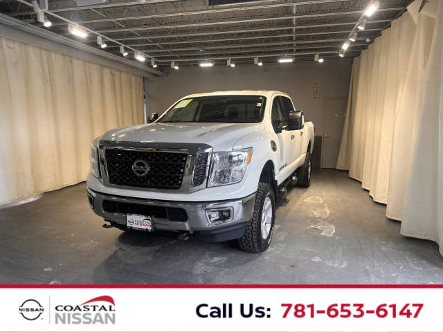 2017 Nissan Titan XD SV 4WD photo